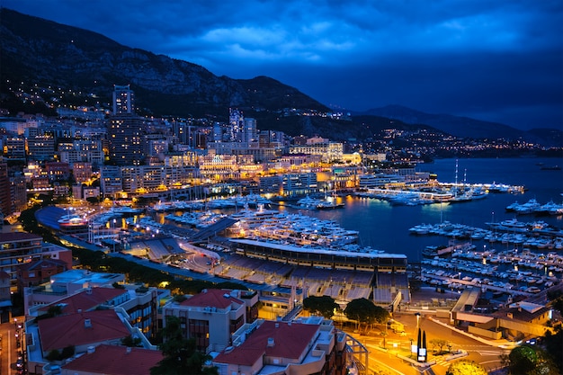 Vista di Monaco nella notte