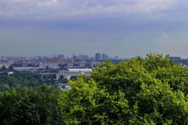 Vista di Mosca da una piattaforma di osservazione sulle colline dei passeri Mosca Federazione Russa