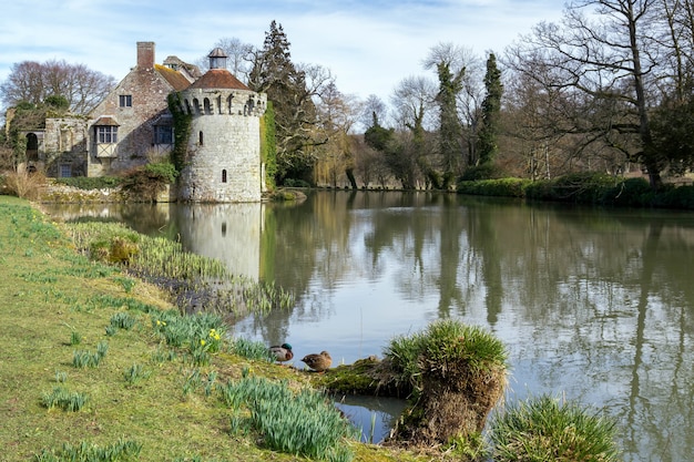 Vista di un edificio nella Scotney Castle Estate