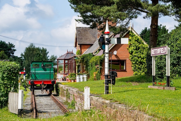 Vista di un vecchio veicolo ferroviario a Bettisfield, Clwyd, Wales