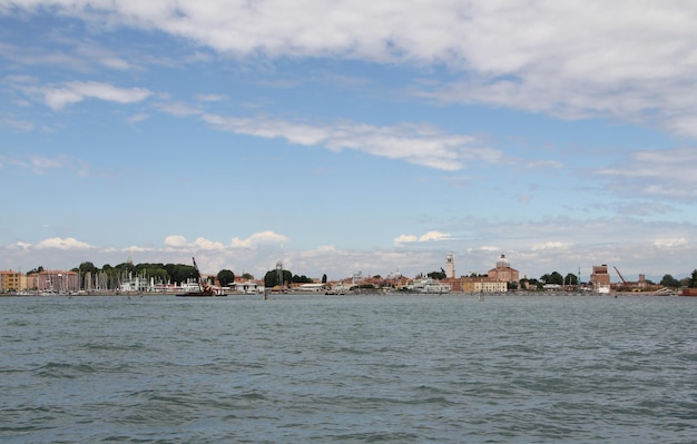 Vista di Venezia dal lato della laguna