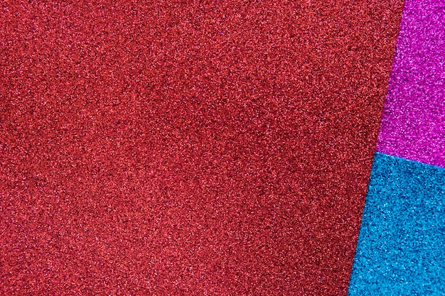 Vista elevata di tre tappeti colorati