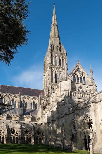 Vista esterna della Cattedrale di Salisbury