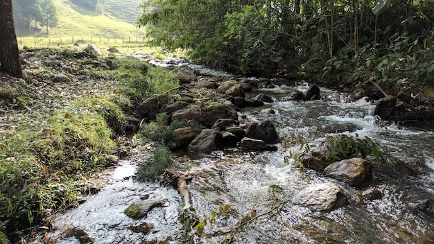 vista fiume in montagna