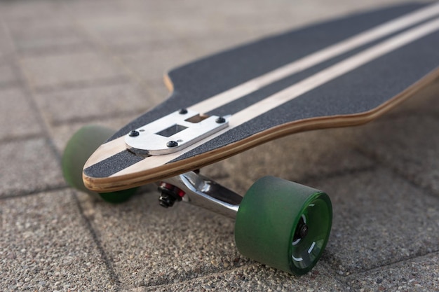 Vista frontale del longboard