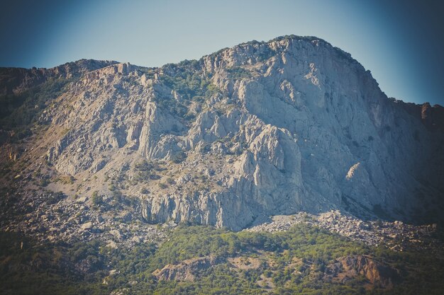 Vista frontale di una scogliera Crimea, filtro