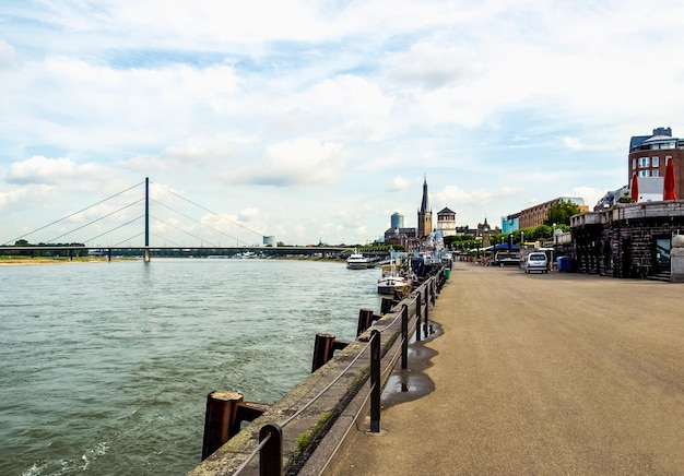 Vista HDR di Duesseldorf in Germania