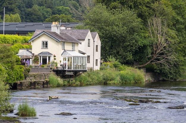 Vista lungo il fiume Dee a LLangollen, Wales