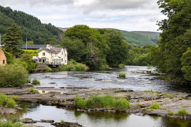 Vista lungo il fiume Dee a LLangollen, Wales