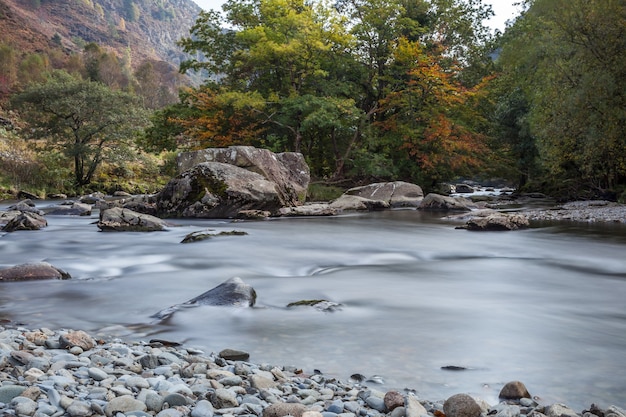 Vista lungo il fiume Glaslyn in autunno