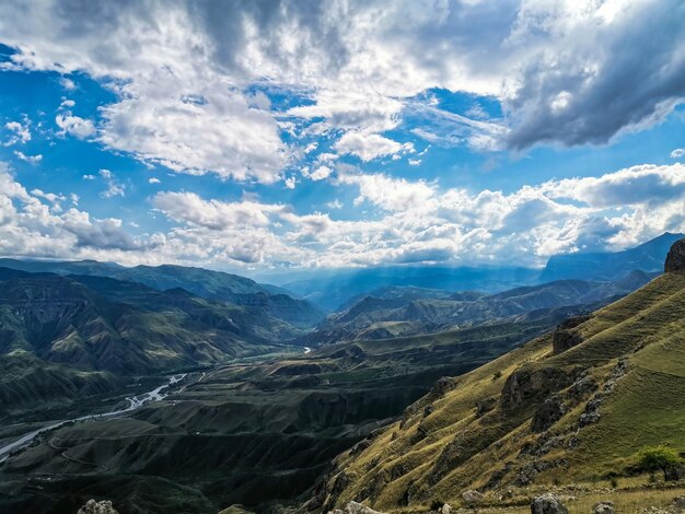 Vista mozzafiato sulle montagne nel Daghestan Caucaso Russia 2021