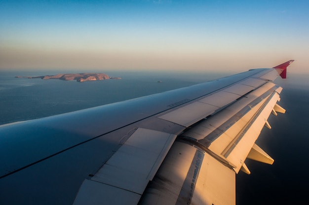 Vista oblò dell'ala dell'aeroplano.