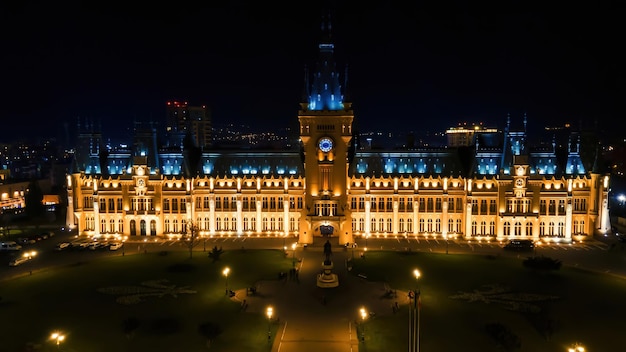 Vista panoramica aerea del drone del Palazzo della Cultura