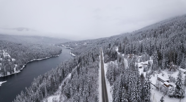 Vista panoramica aerea del paesaggio canadese invernale