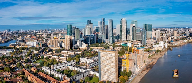 Vista panoramica aerea del quartiere degli affari di Canary Wharf a Londra, Regno Unito. Quartiere finanziario di Londra.