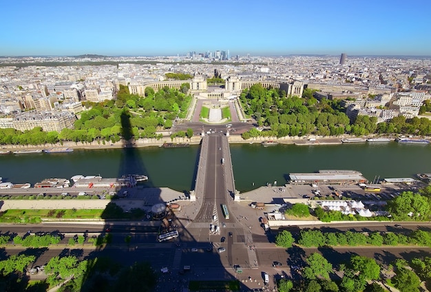 Vista panoramica aerea di Parigi e della Senna