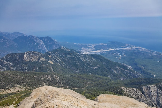 Vista panoramica dall'alto della montagna turca di Tahtali