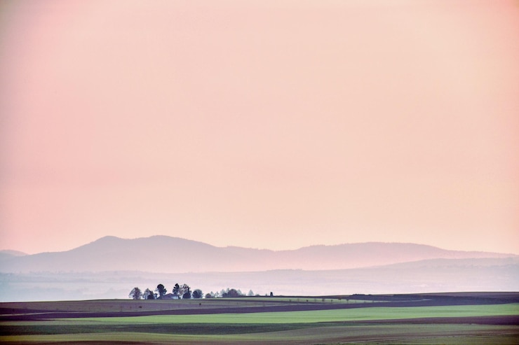 Foto vista panoramica del campo contro il cielo durante il tramonto