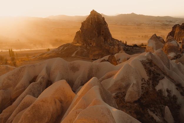 Vista panoramica del deserto contro il cielo durante il tramonto