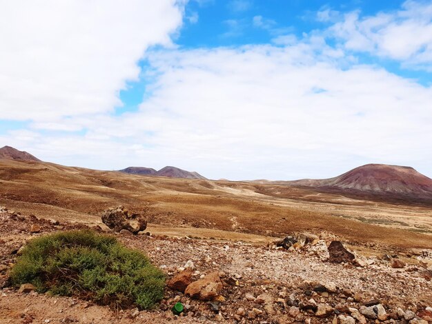 Vista panoramica del deserto contro il cielo