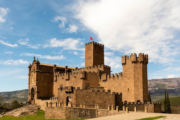 Vista panoramica del famoso castello di Javier in Navarra Spagna