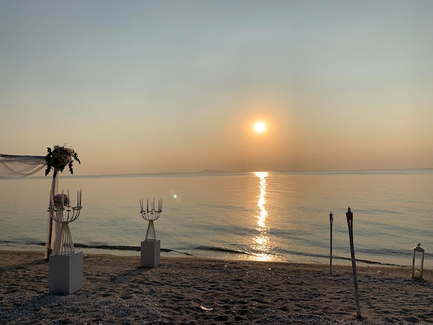 Vista panoramica del mare contro il cielo durante il tramonto