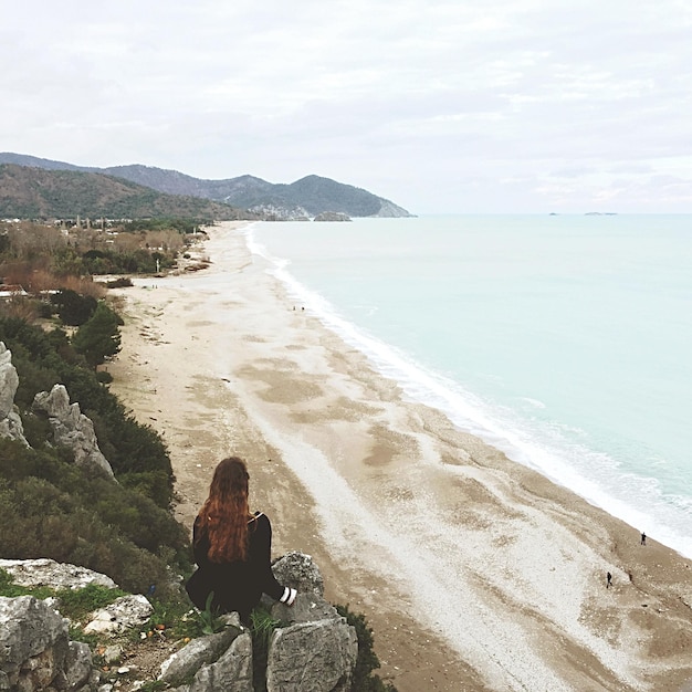 Vista panoramica del mare contro il cielo