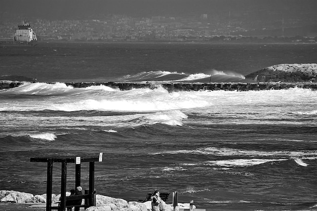 Vista panoramica del mare contro il cielo