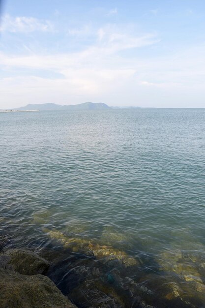 Vista panoramica del mare sul cielo