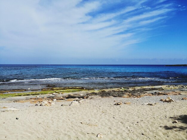 Vista panoramica del mare sul cielo