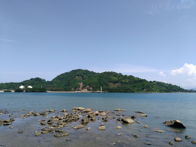 Vista panoramica del mare sul cielo