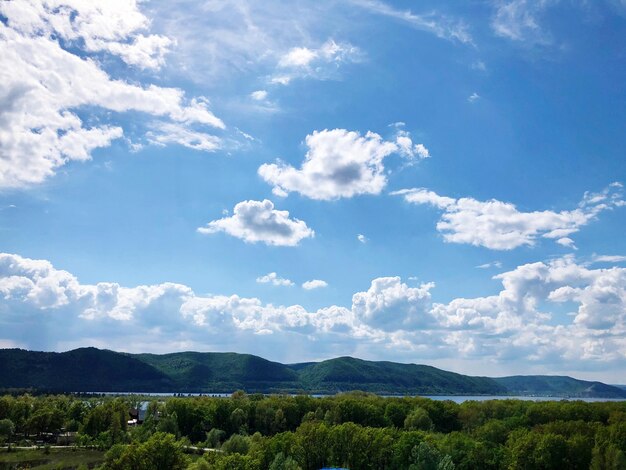 Vista panoramica del paesaggio contro il cielo