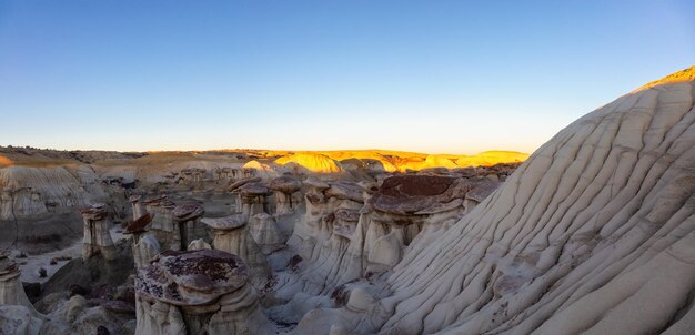 Vista panoramica del paesaggio della formazione rocciosa unica nel deserto del New Mexic