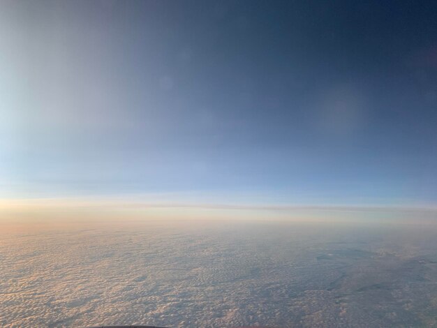 Vista panoramica del paesaggio nuvoloso contro il cielo