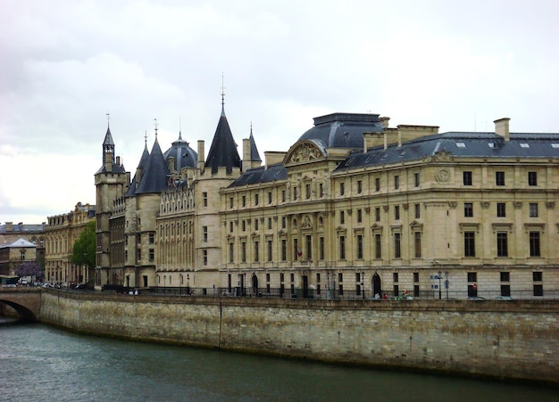 Vista panoramica del palazzo di giustizia Primo piano Parigi Francia