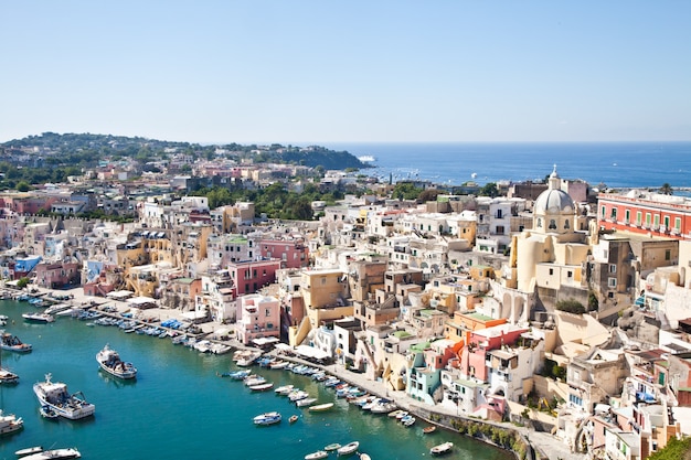 Vista panoramica dell'isola di Procida, nel Golfo di Napoli, Italy