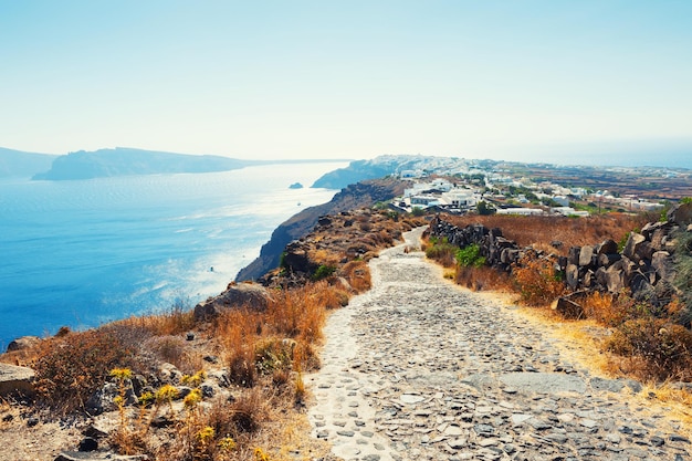 Vista panoramica dell'isola di Santorini, Grecia. Paesaggio estivo, vista mare