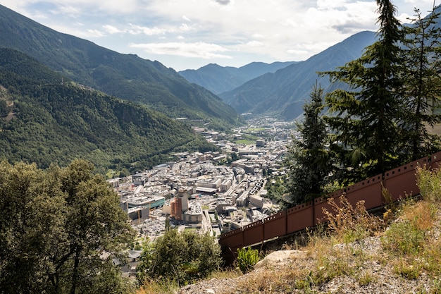 Vista panoramica della città di Andorra la bella