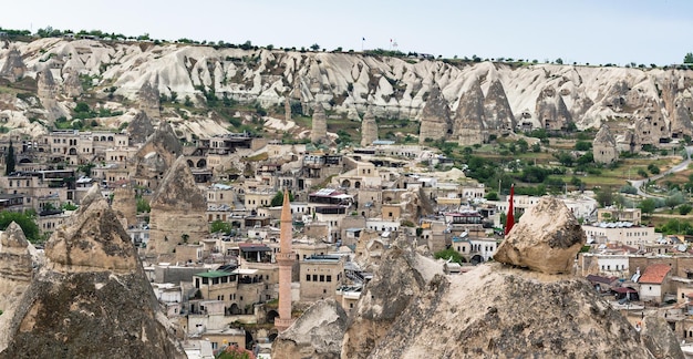 Vista panoramica della città di Goreme in Cappadocia