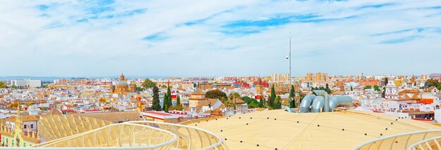 Vista panoramica della città di Siviglia dalla piattaforma di osservazione