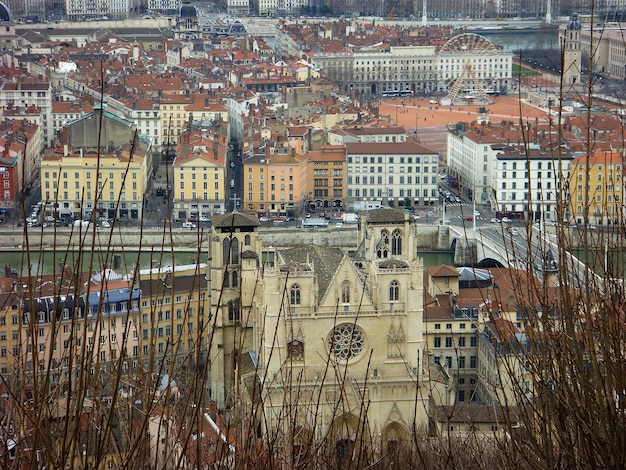 Vista panoramica della città in un giorno di primavera Lione Francia