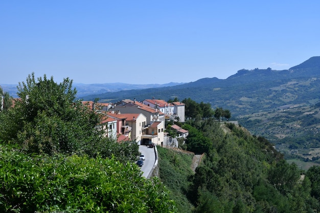 Vista panoramica di Agnone, un villaggio nelle montagne della provincia di Isernia in Italia