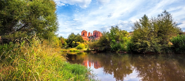 Vista panoramica di Cathedral Rock a Sedona, in Arizona.