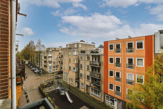 Vista panoramica di edifici in muratura dal balcone