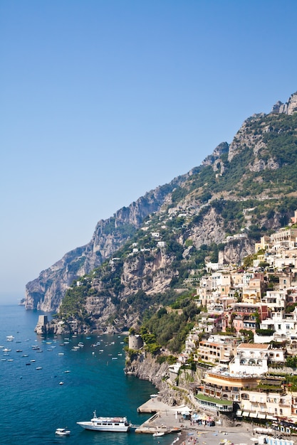 Vista panoramica di Minori, splendida cittadina della Costiera Amalfitana - Italia