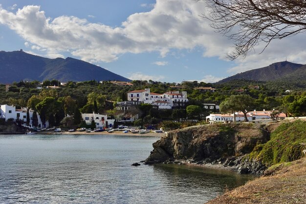 Vista panoramica di Port Lligat in Spagna