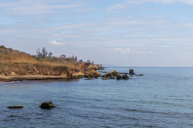 Vista panoramica Mar Nero dalla riva di Odessa giornata nuvolosa