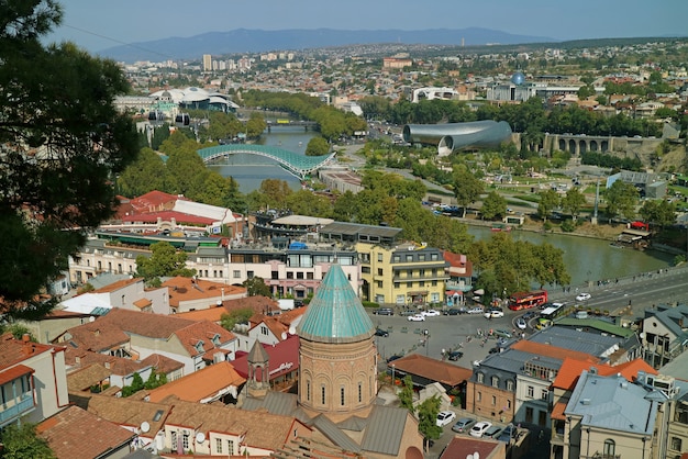 Vista panoramica mozzafiato di Tbilisi, la capitale della Georgia Country