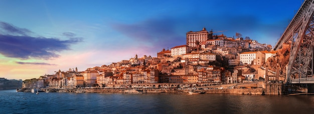 Vista panoramica sul torrente Porto a fine giornata