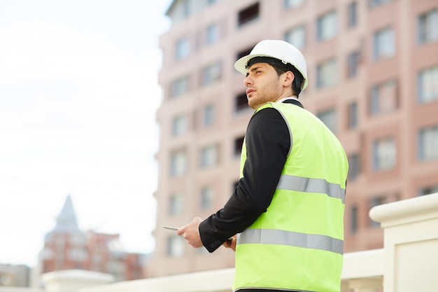 Vista posteriore del direttore della costruzione